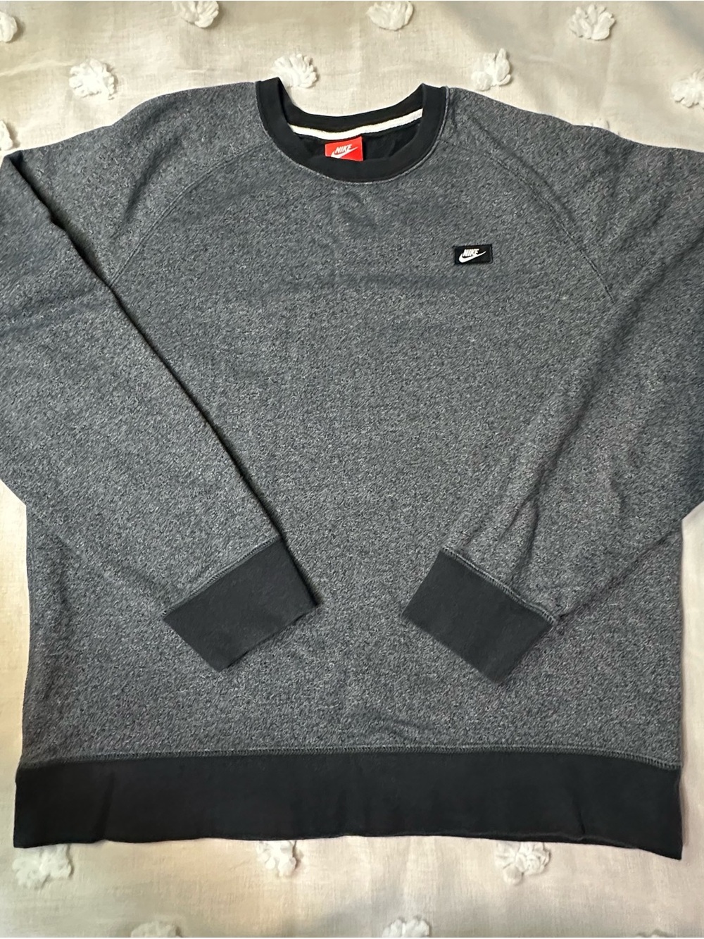 Y2K Nike Men's Dark Heather Grey Crewneck Sweatshirt